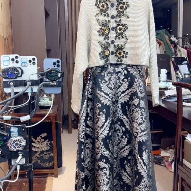 芙娜妮轻奢秋冬新款小众设计衬衫气质显瘦名媛女装两件套F2432174