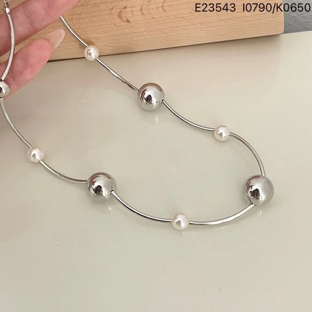 铜合金合成锆石耳饰 高级感轻奢耳钉