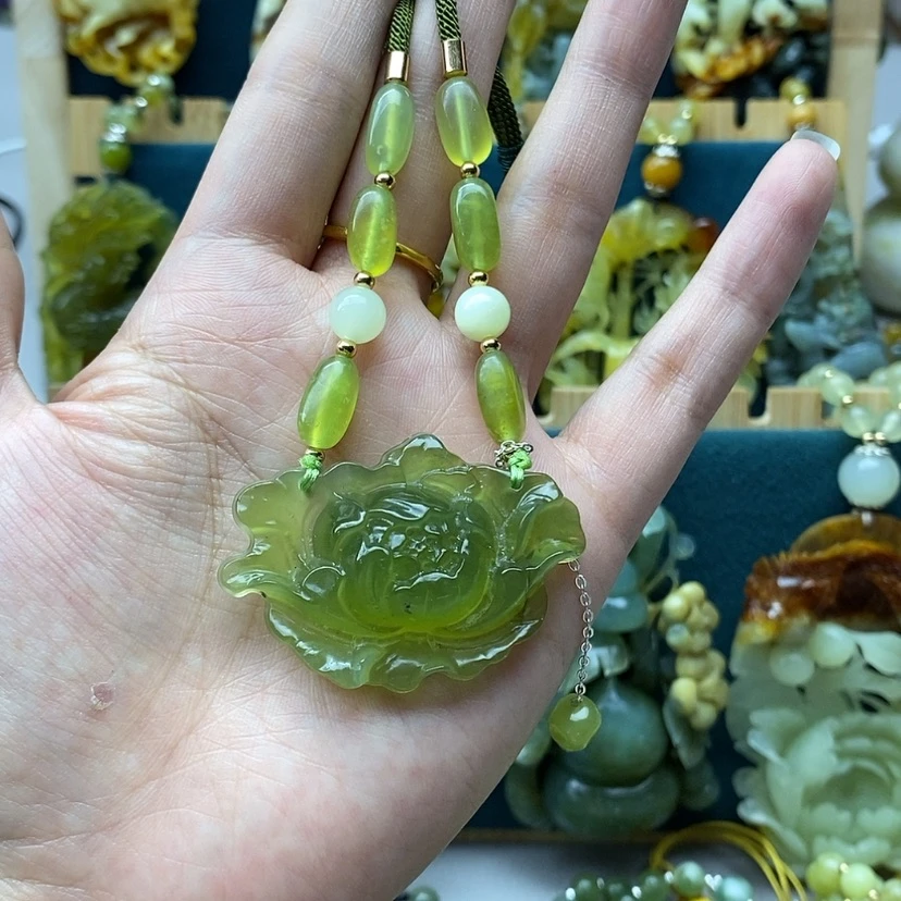 【闪购商品】蛇纹石玉挂件未镶嵌