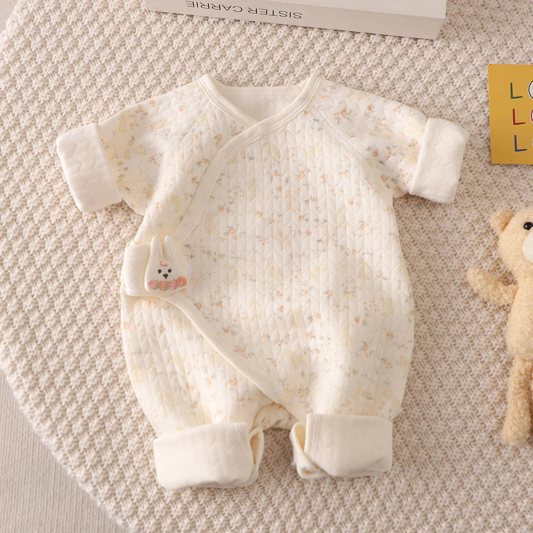 新生新生儿衣服保暖纯棉薄棉春秋冬女宝宝无骨哈衣爬服婴儿连体衣