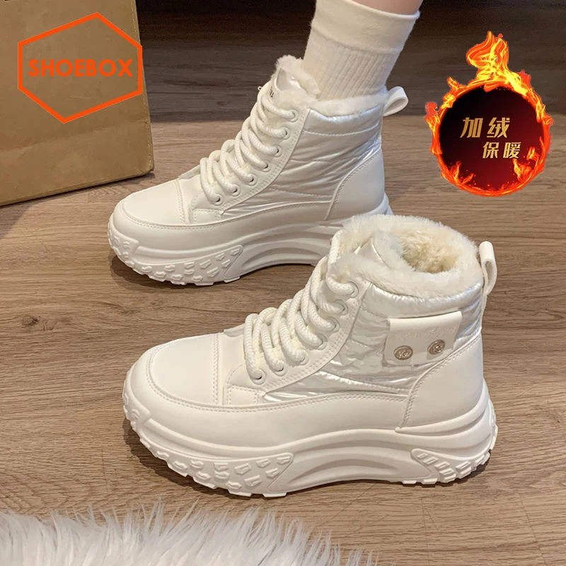 达芙妮旗下鞋柜网红款雪地靴女加绒保暖短靴2024冬季新款白色棉鞋