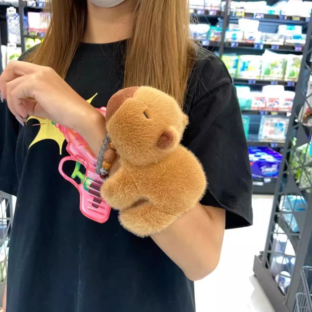 皮巴拉啪啪圈水豚玩偶手环可爱毛绒玩具挂件生日礼物女生网红