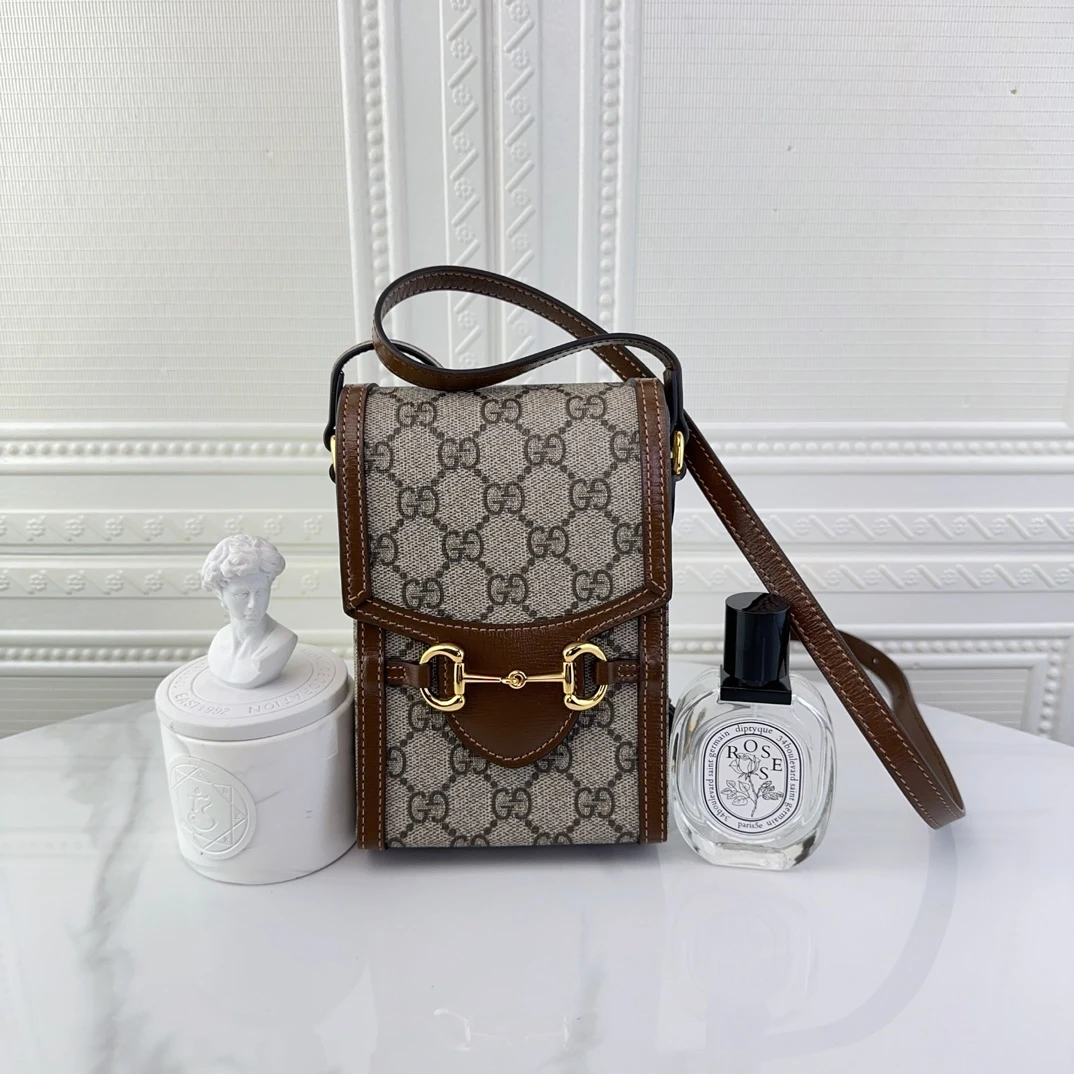99新 GUCCI/古驰 女士时尚老花logo马衔扣棕色单肩手机包二奢包包