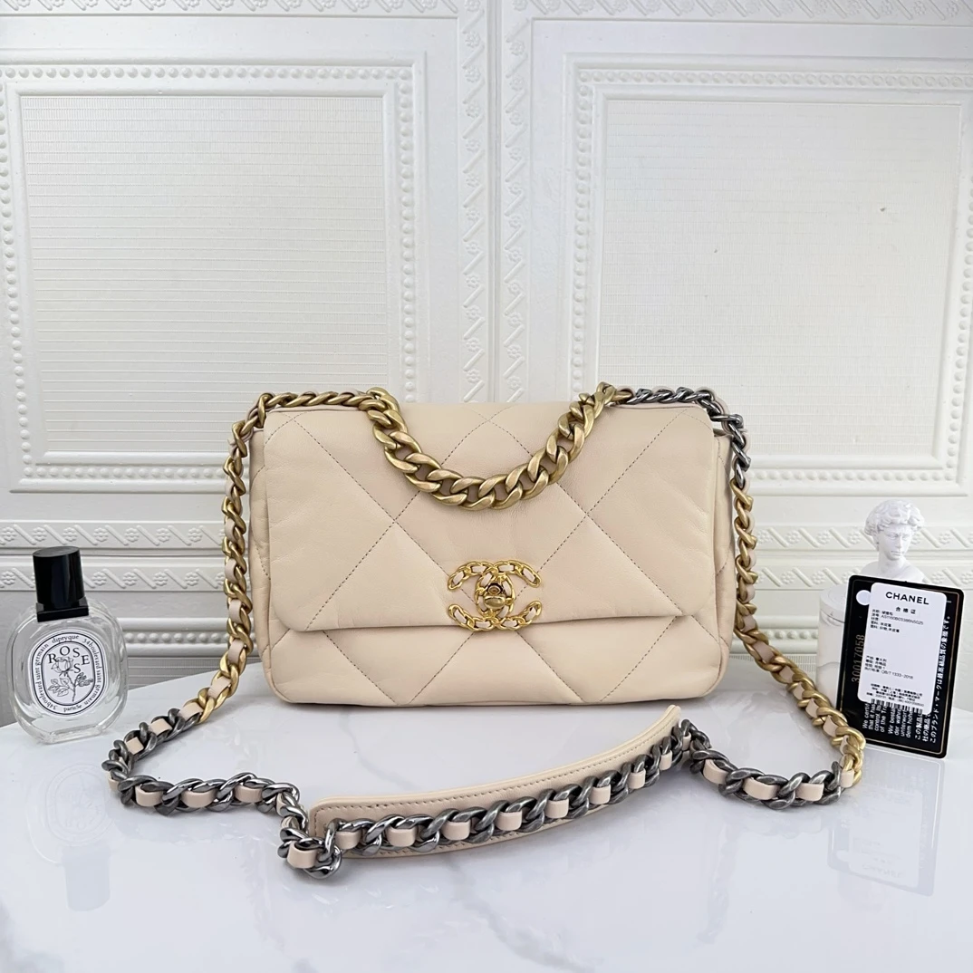 99新 Chanel/香奈儿 女士时尚经典 19bag 小号奶茶色单肩二奢包包