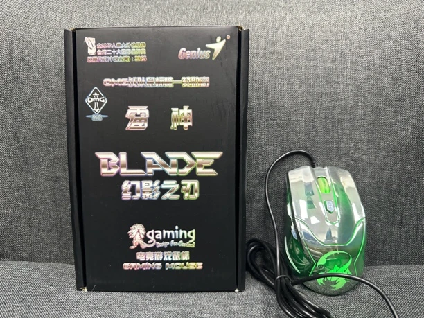 未拆封  精灵雷神幻影之刃游戏七色发光鼠标送鼠标垫