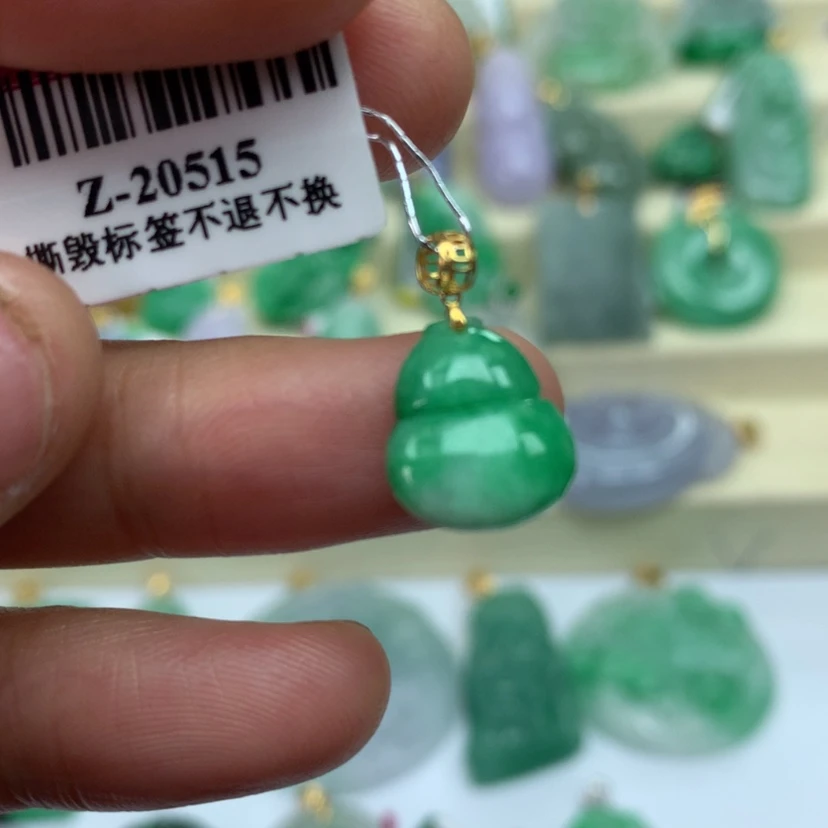 【闪购商品】翡翠颈饰未镶嵌