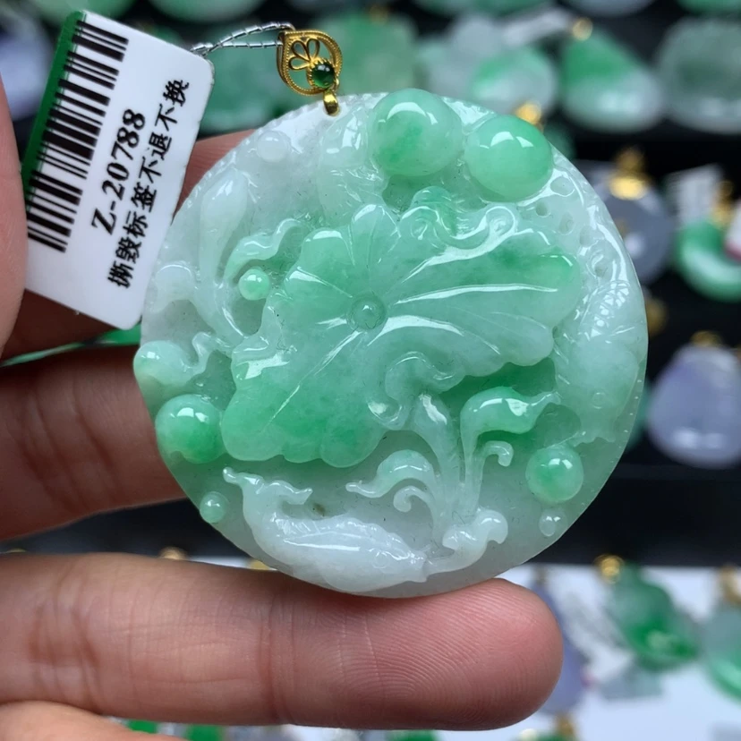 【闪购商品】翡翠颈饰18K金镶嵌m****i