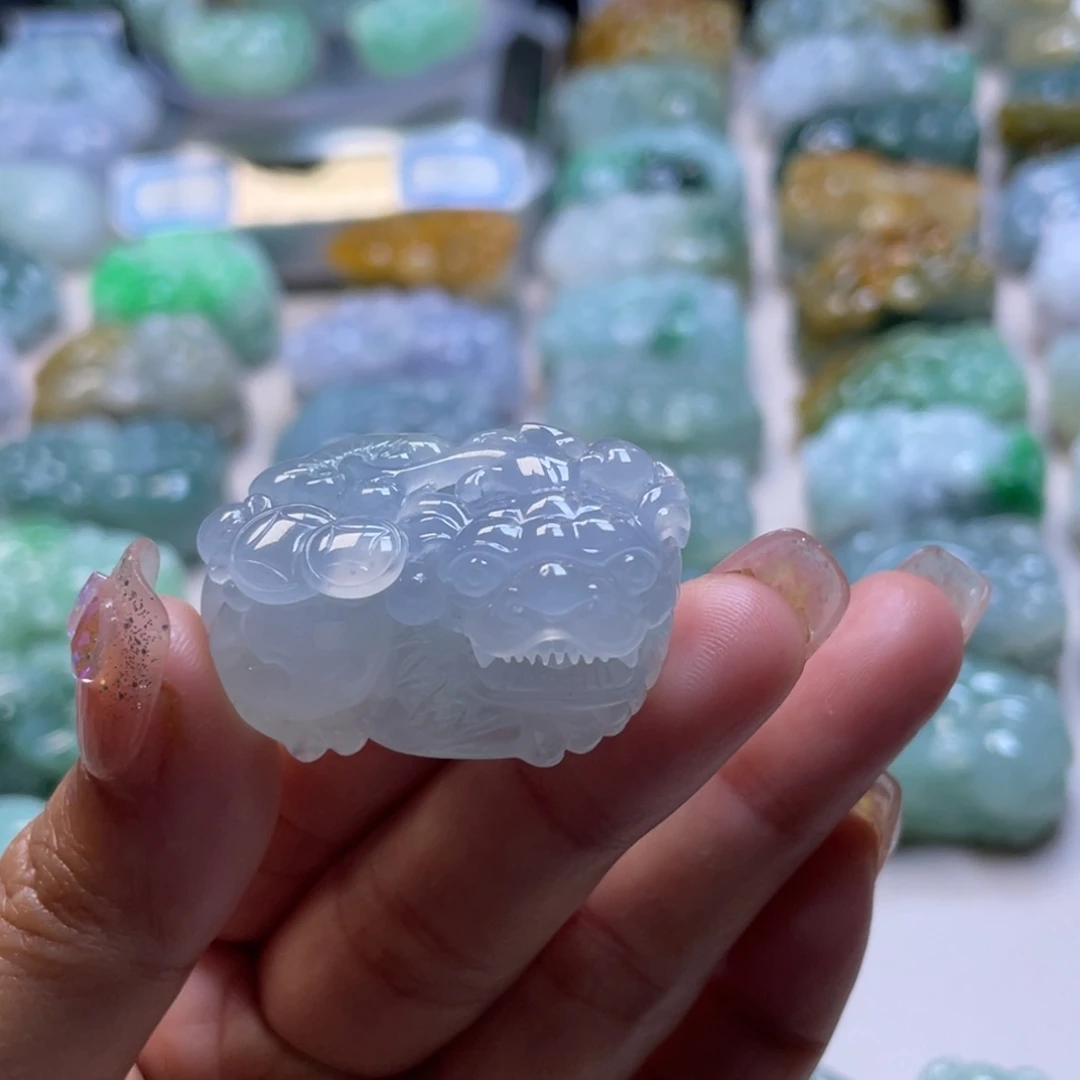 翡翠颈饰未镶嵌貔貅