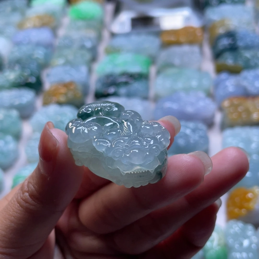 翡翠颈饰未镶嵌貔貅吊坠