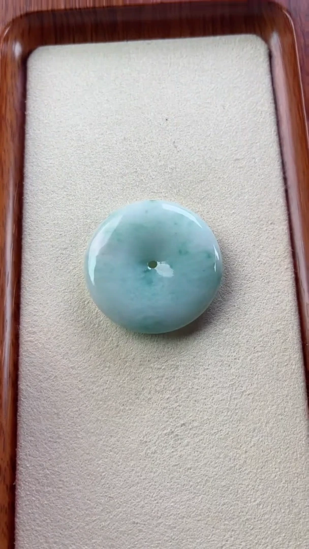 【闪购商品】翡翠颈饰未镶嵌孤品35.7*6mm