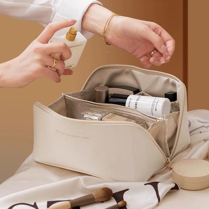 化妆包女便携式收纳大容量2023新款高级感旅行化妆品防水洗漱包袋