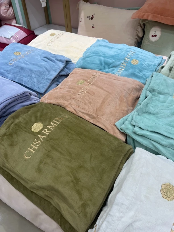 （宠粉优惠）高端加厚刺绣纯色大床裙四件套