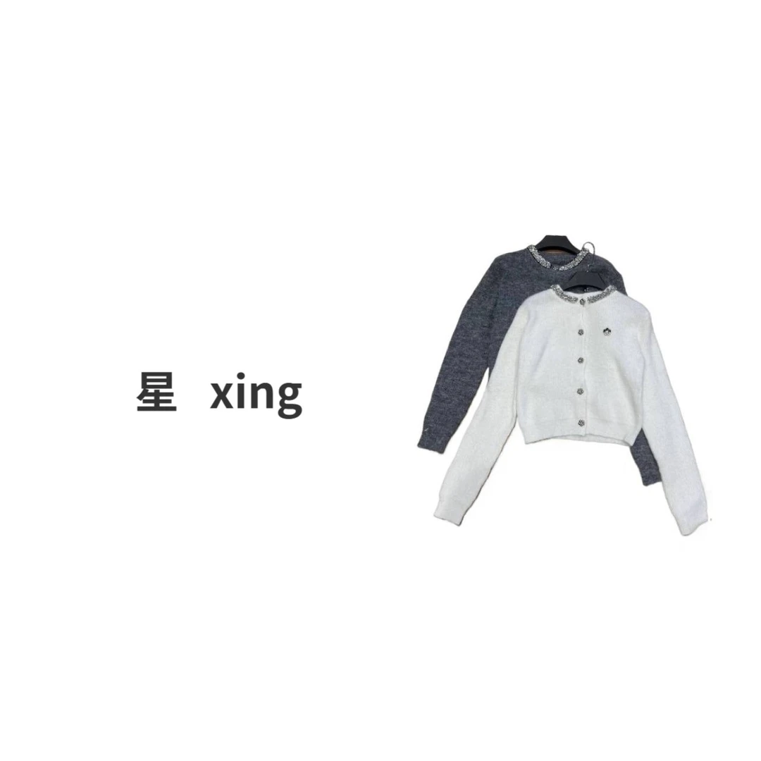 168秋冬装烫钻长袖圆领套头针织衫9064