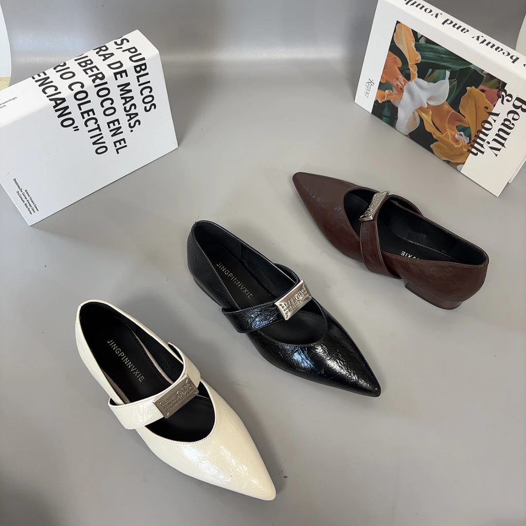 506新款尖头铁口舒适矮跟时尚百搭小单鞋