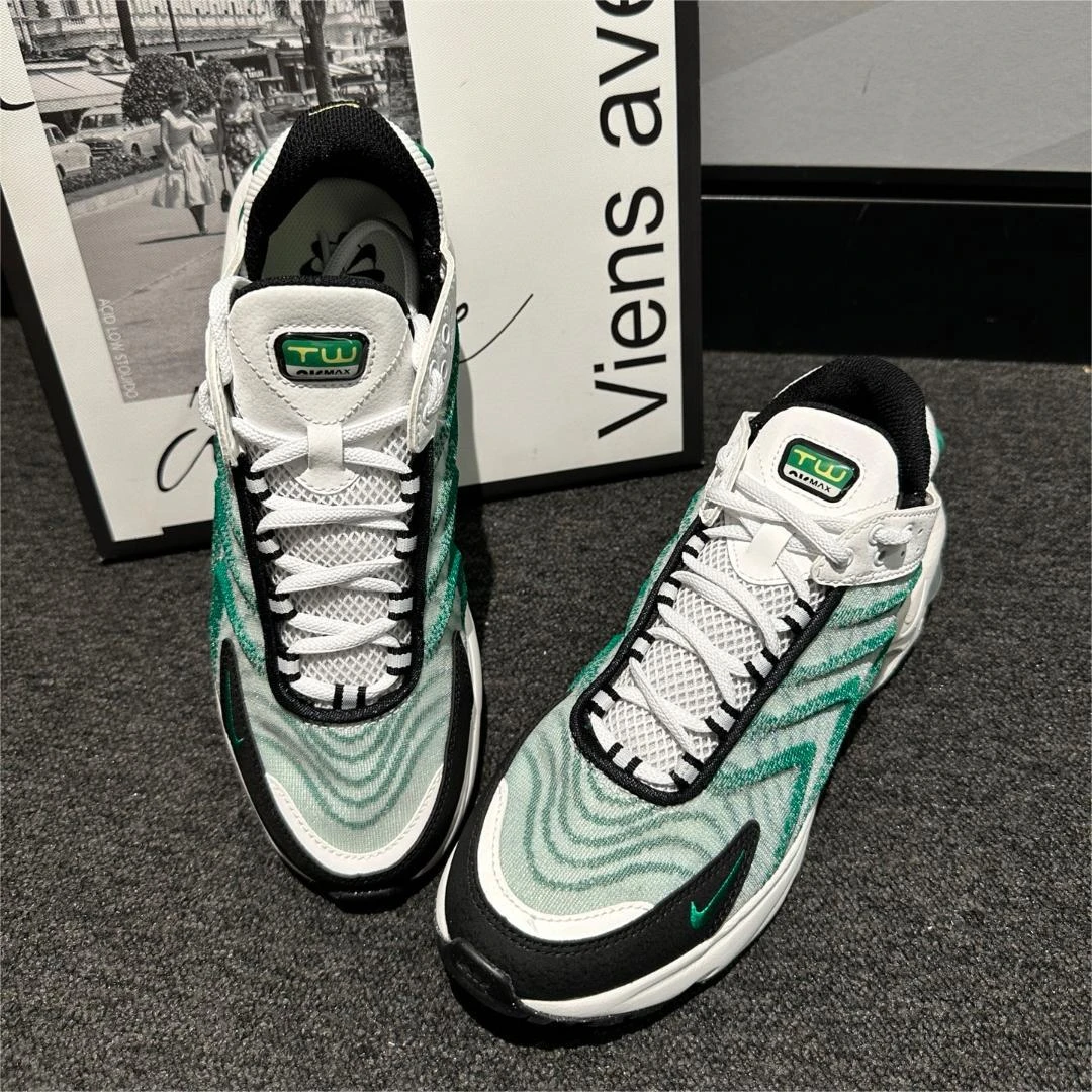 Nike/耐克 Air Max TW 男款 舒适低帮 运动休闲跑步鞋 DQ3984-106