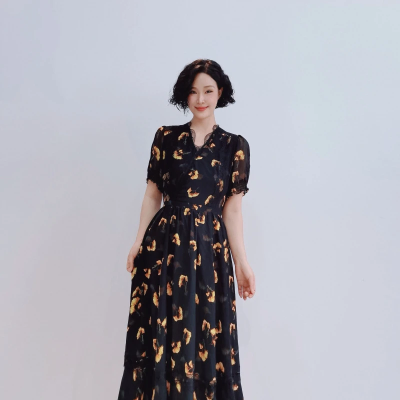 7089 法式蕾丝拼接V领洋气树叶印花显瘦气质连衣裙D7