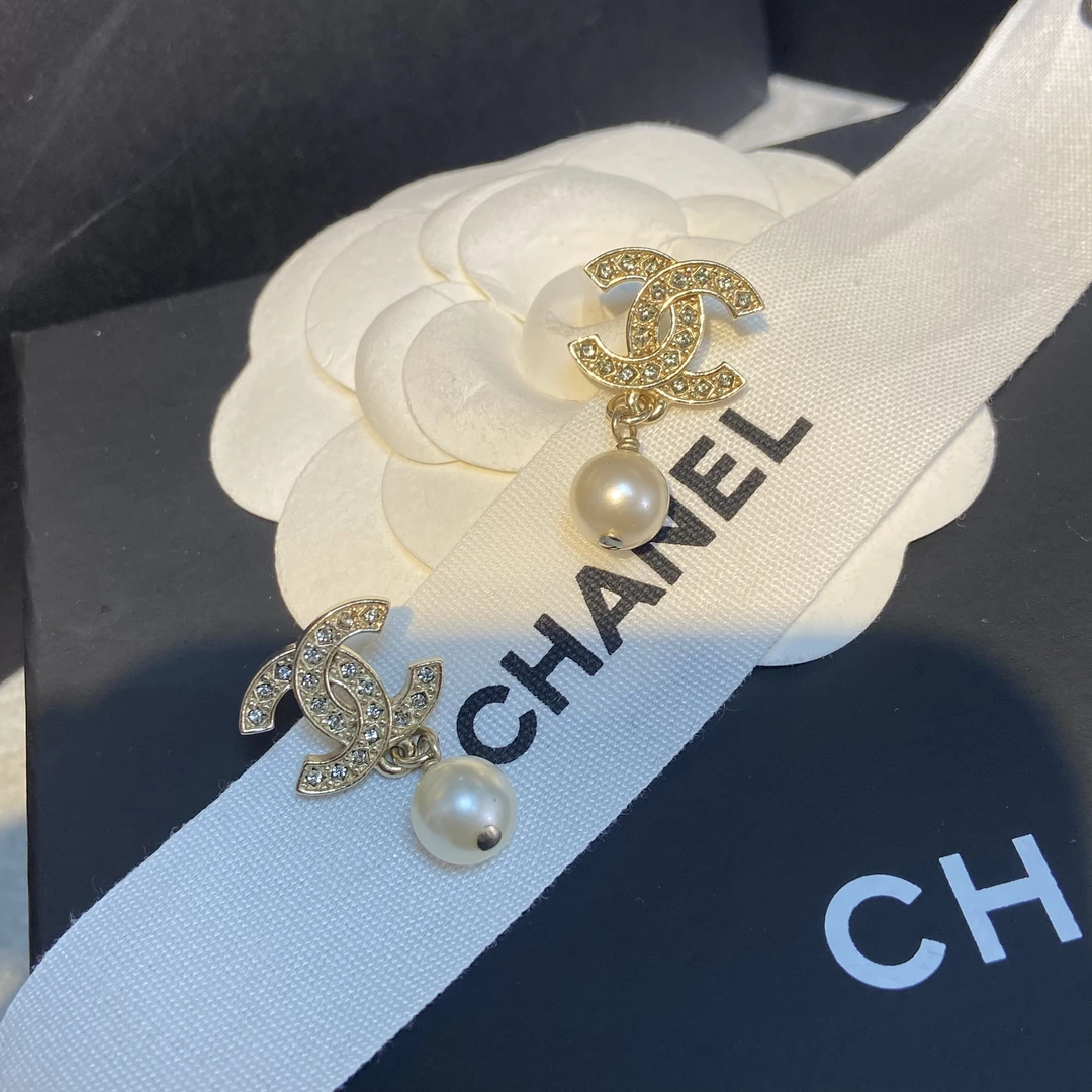 全新未使用 Chanel/香奈儿 时尚 经典 珍珠 满钻 香槟金 耳钉