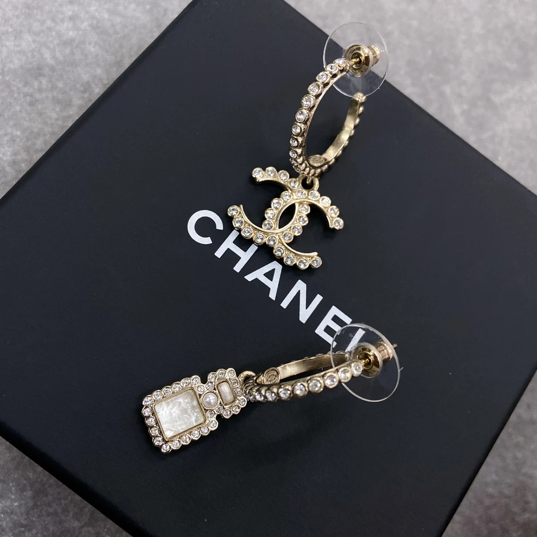 全新未使用 Chanel/香奈儿 轻奢优雅香水瓶AB款珍珠满钻耳钩耳钉