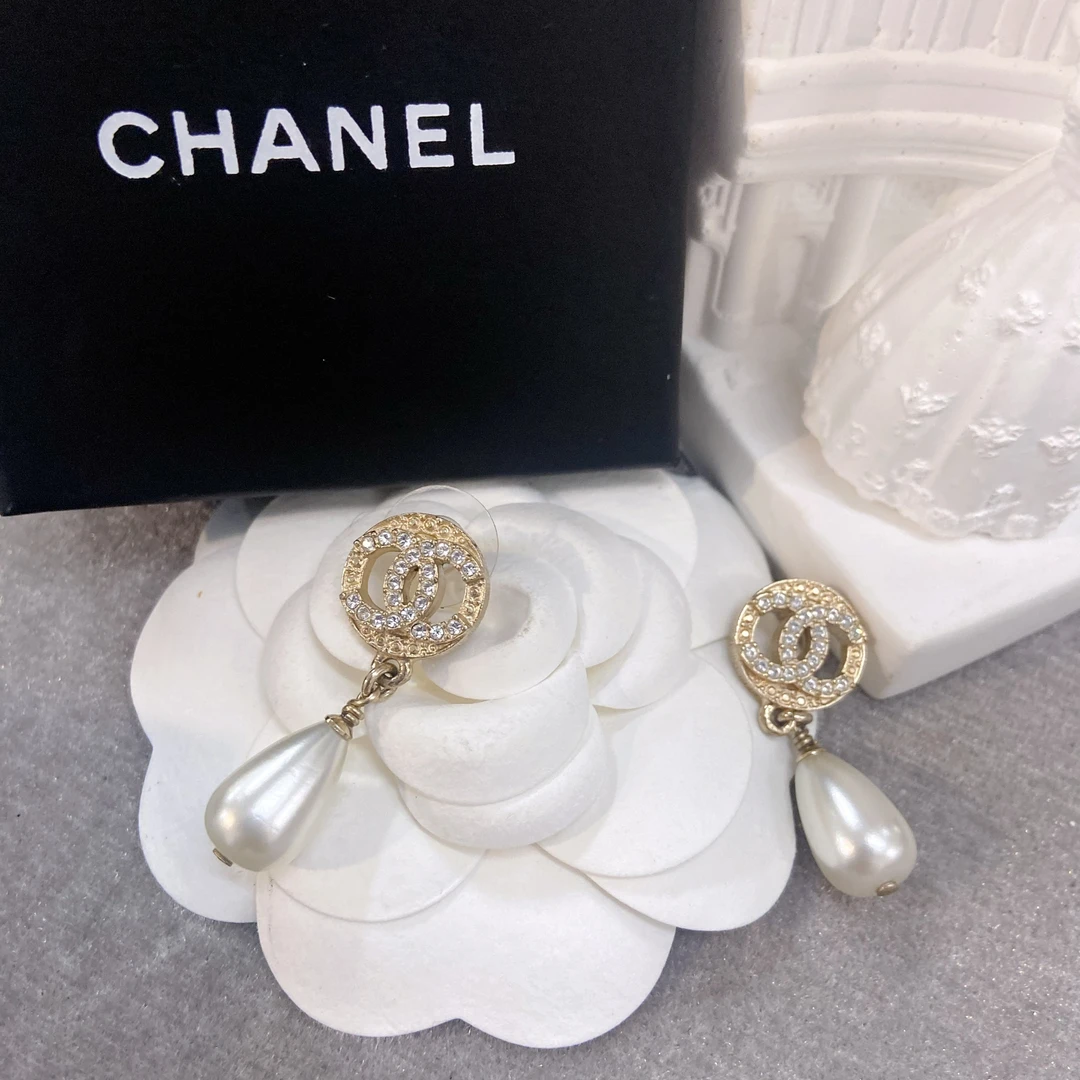 99新 Chanel/香奈儿 法式气质巴洛克珍珠满钻耳钉手工坊A