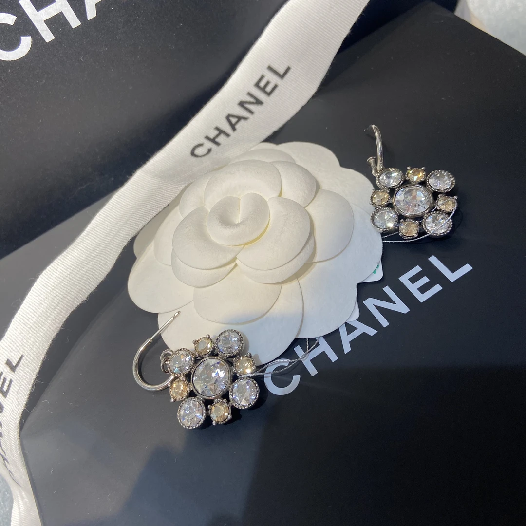 99新 Chanel/香奈儿 方糖  经典 时尚 满钻 彩色  耳钉 镶钻 耳钩