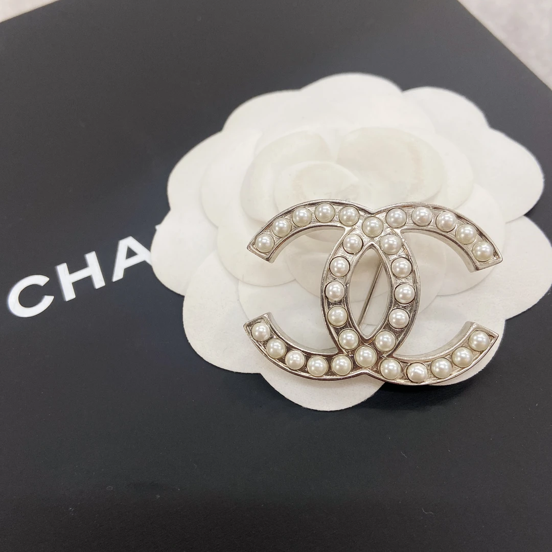 99新 Chanel/香奈儿 轻奢优雅素款珍珠百搭款胸针17V