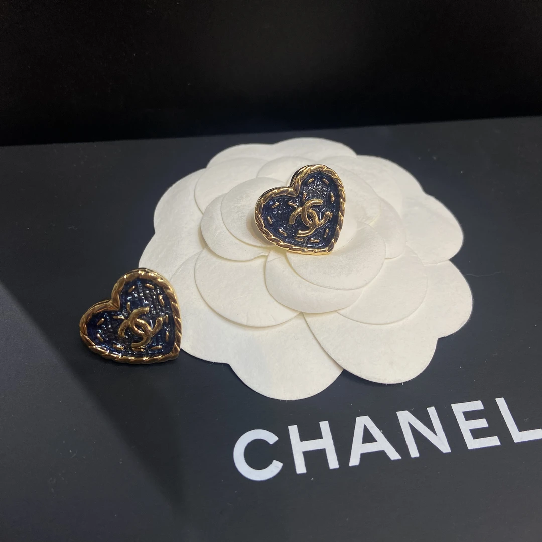 未使用 Chanel/香奈儿 桃心 经典 时尚 牛仔蓝珐琅香槟金耳钉