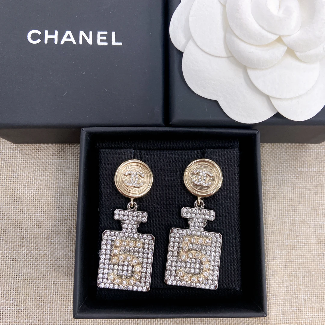 全新未使用 Chanel/香奈儿 轻奢百搭款香水瓶5号满钻耳钉21S