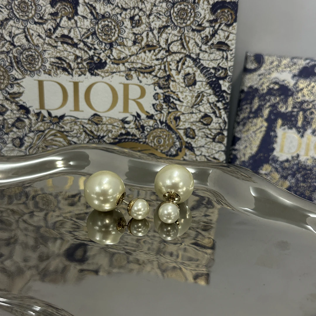 99新 DIOR/迪奥 经典/时尚/字母CD/大小/珍珠/金属/耳钉