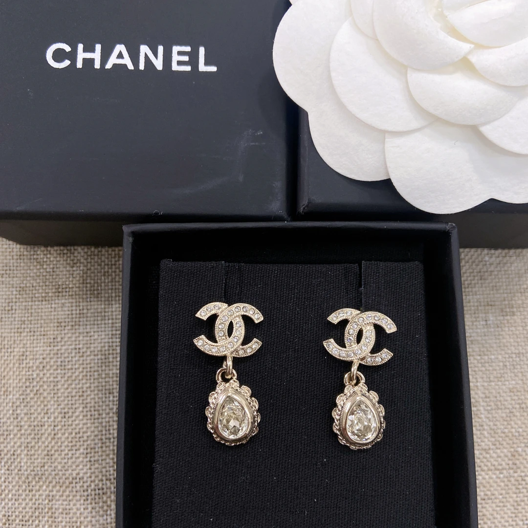 全新未使用 Chanel/香奈儿 百搭款水滴满钻款耳钉时尚22K