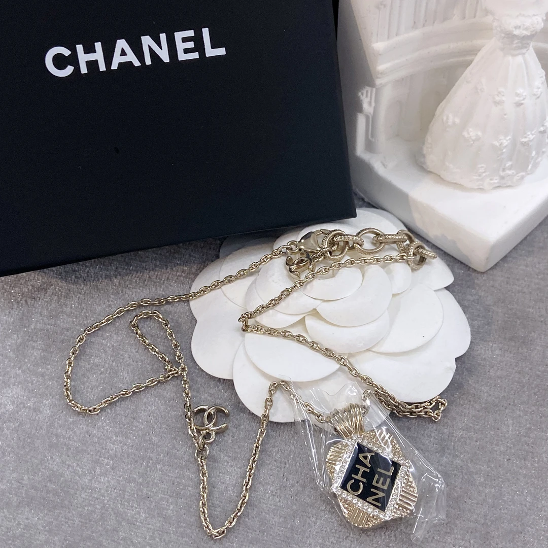 99新 Chanel/香奈儿 百搭款琉璃珐琅百搭项链手工坊21A