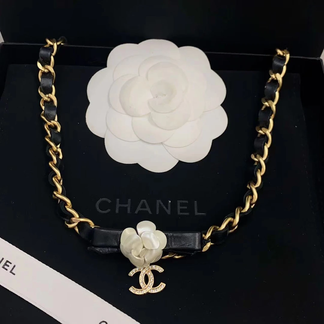 未使用 Chanel/香奈儿 轻奢百搭款山茶花皮穿链满钻项链20A