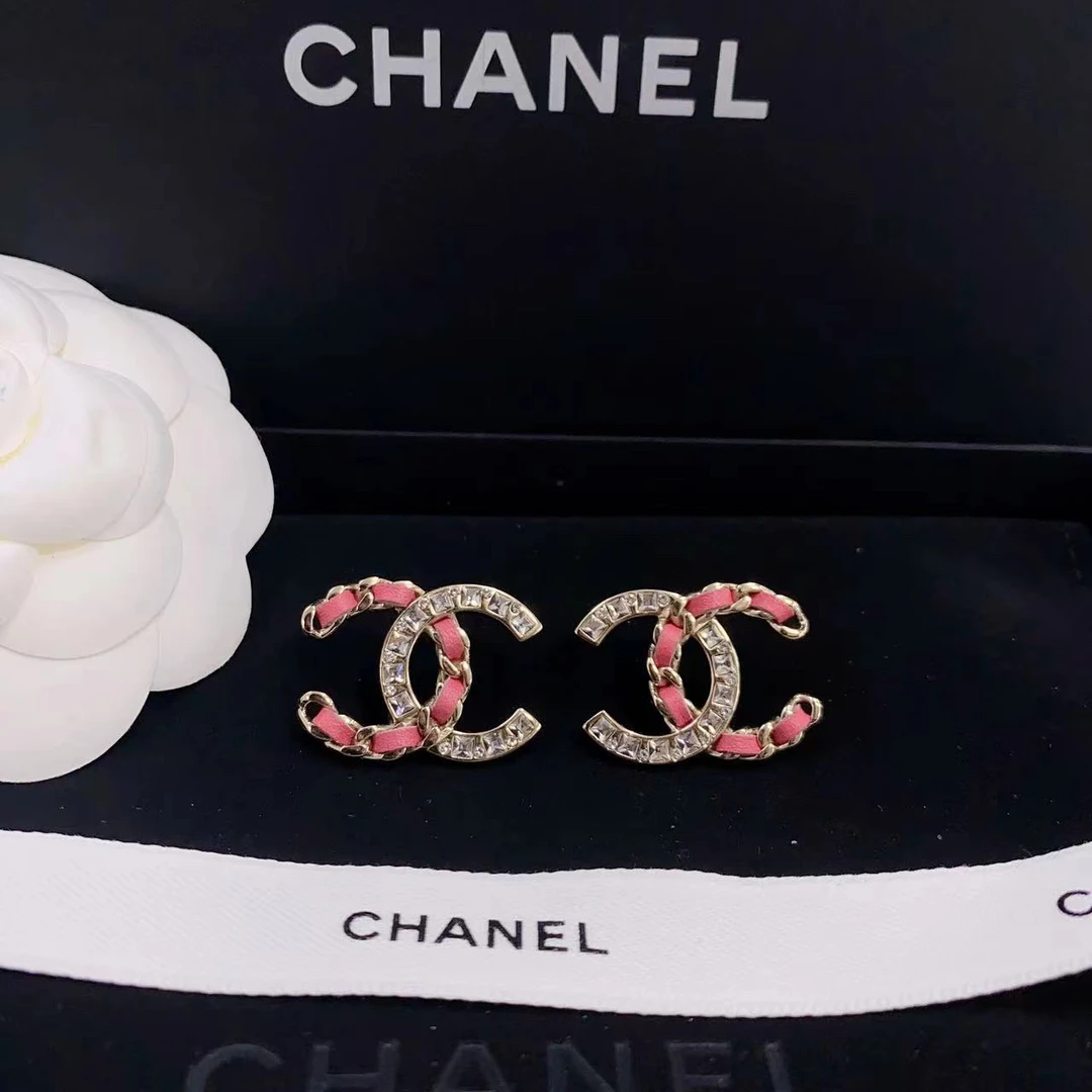 99新 Chanel/香奈儿 精致优雅素款粉色皮穿链满钻耳钉