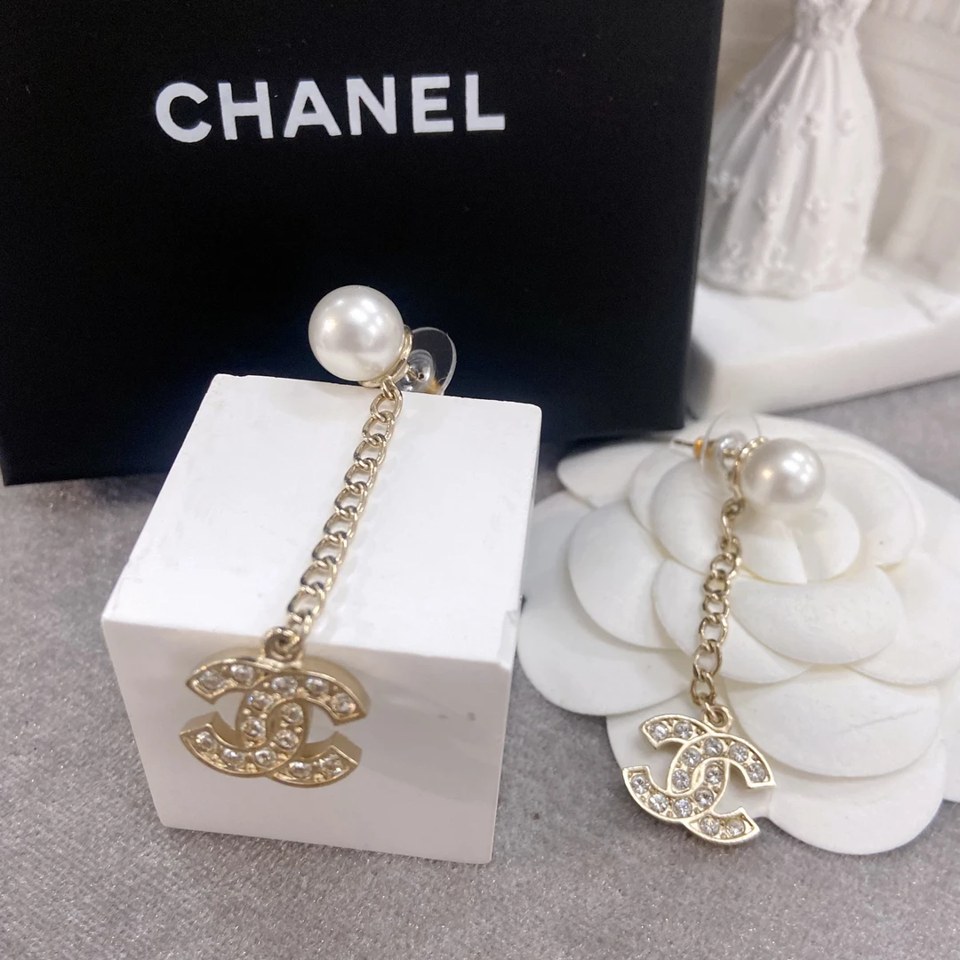 未使用 Chanel/香奈儿 百搭款流苏珍珠满钻耳钉20B秋冬预告