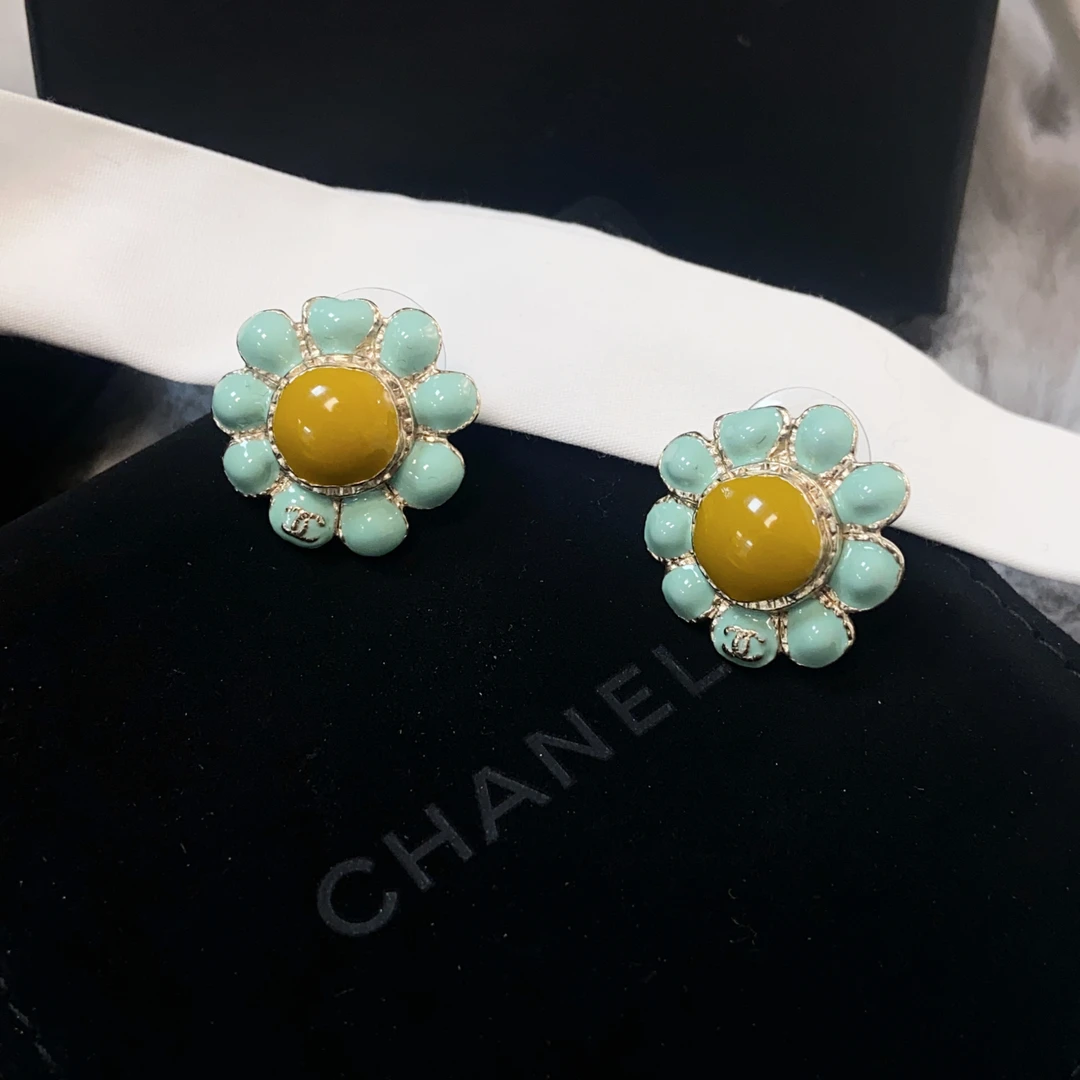 未使用 Chanel/香奈儿 优雅花朵镂空耳饰耳坠耳钉BB0002