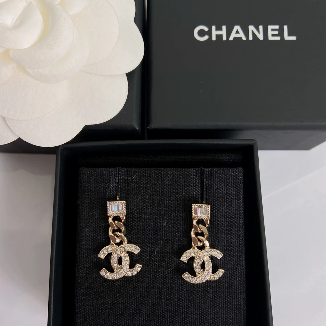 未使用 Chanel/香奈儿 百搭款方糖百搭满钻款耳钉23V