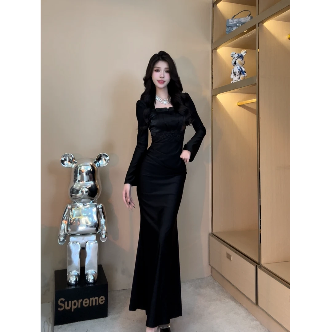 茜茜【黑桃皇后】显瘦长袖黑色法式修身名媛连衣裙SNNZQ406296
