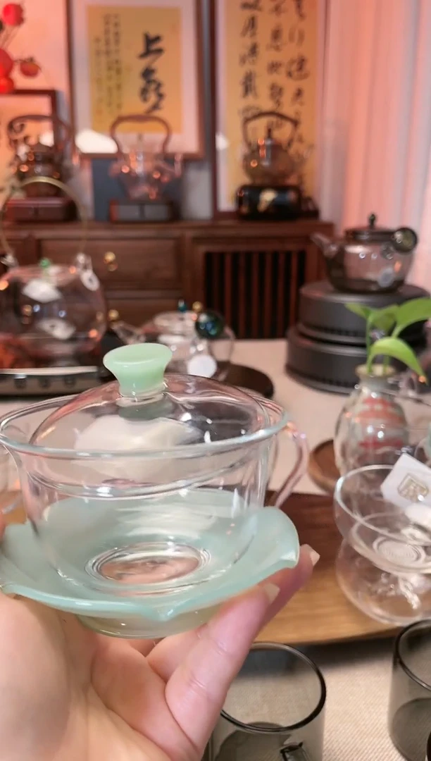 【闪购商品】玻璃玉莲盖碗