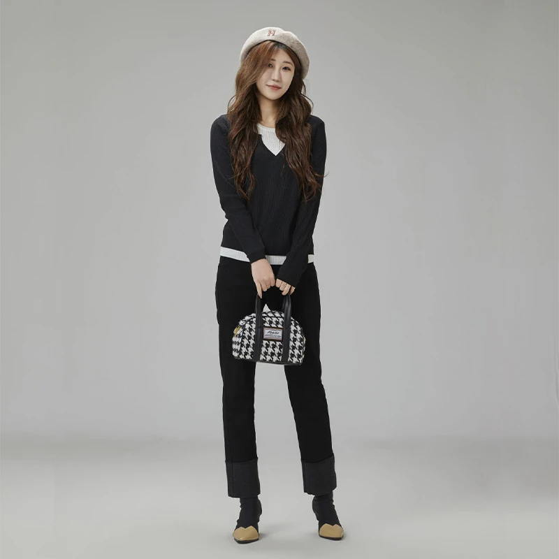 Lagogo/拉谷谷LAGOGO拉谷谷专柜同款黑色遮肉显瘦牛仔裤加绒