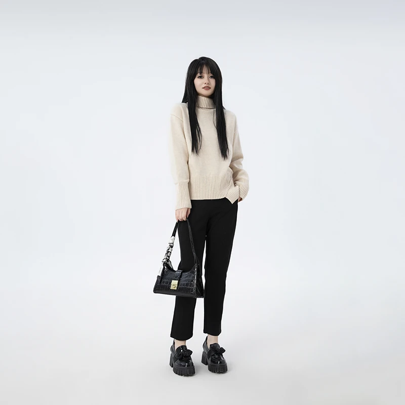 Lagogo/拉谷谷LAGOGO拉谷谷专柜同款遮肉显瘦厚款毛衣纯色干净