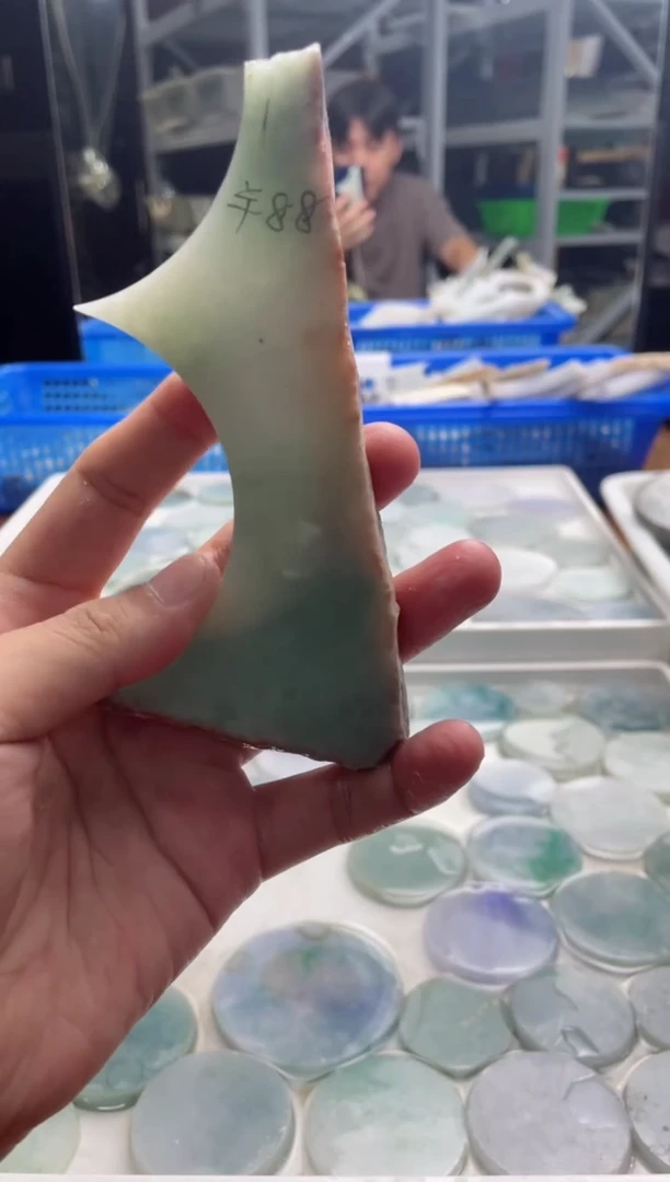 【闪购商品】翡翠挂件未镶嵌缅甸天然翡翠边角料