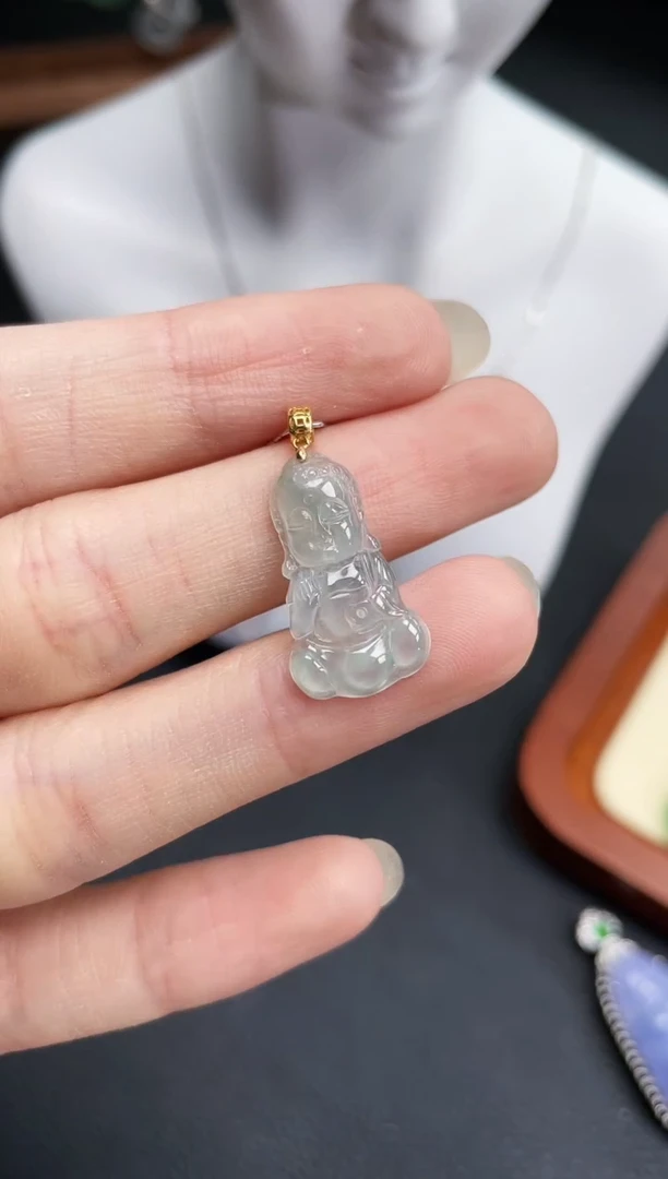 【闪购商品】翡翠颈饰18K金镶嵌宝宝佛吊坠