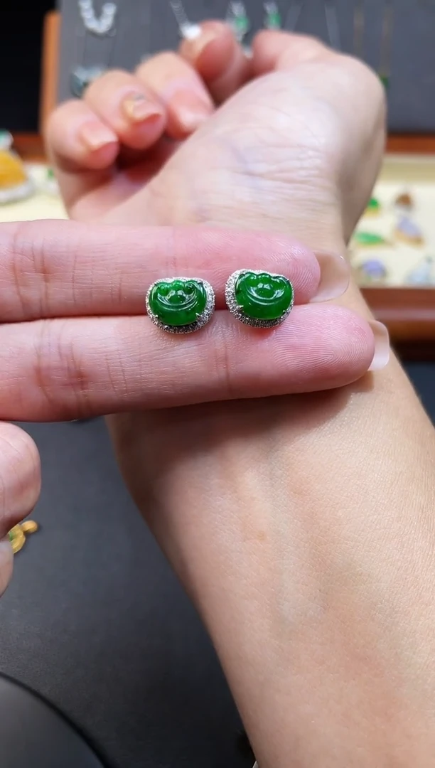 【闪购商品】翡翠耳饰18K金镶嵌如意耳钉