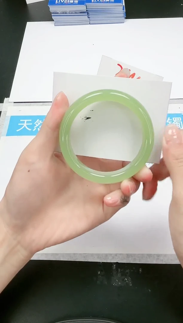 【闪购商品】石英质玉手镯未镶嵌122-57.4