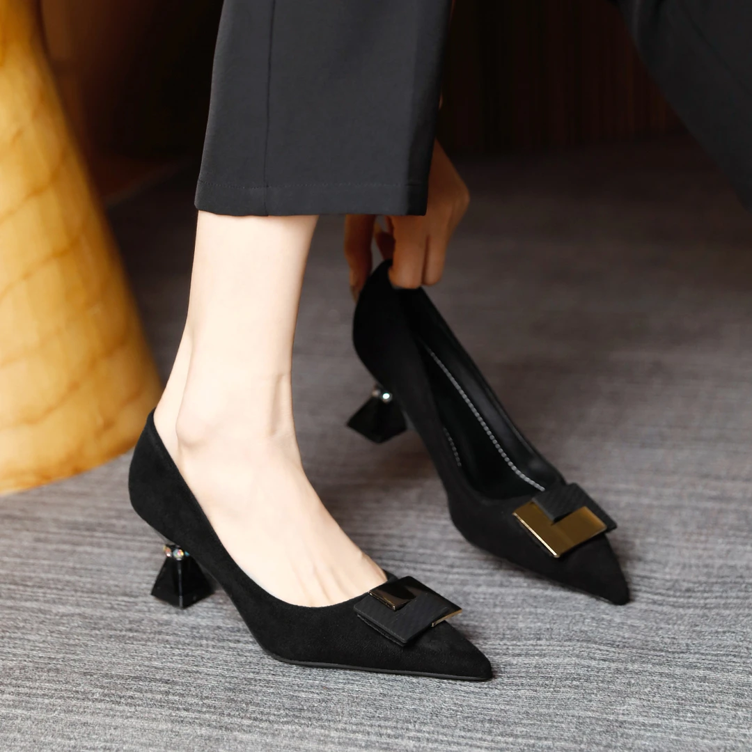 时尚优雅高跟鞋女2024秋季新款黑色中跟粗跟通勤单鞋职业尖头女鞋