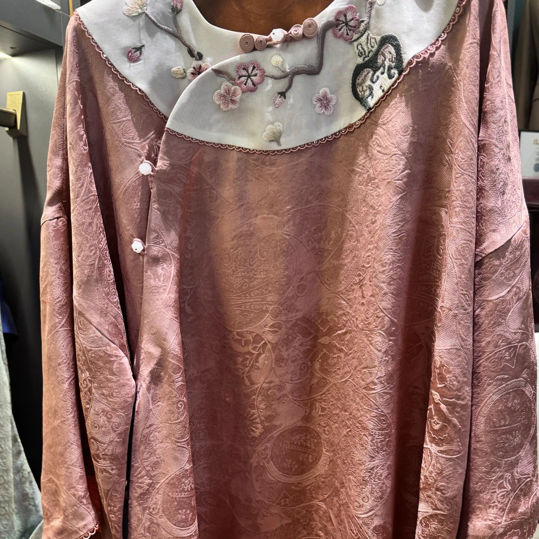 花萝面料含95桑蚕丝 成品1800