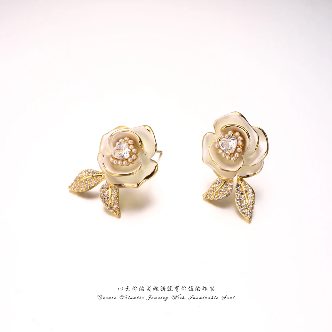 铜合金锆石耳饰 【Francesca·V】意·山茶花小香风耳环 FV-C-31915