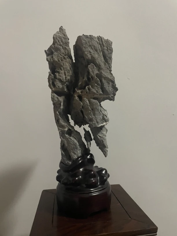 英德石原石精品摆件案头石  高23厘米宽8.5厘米厚7厘米国风