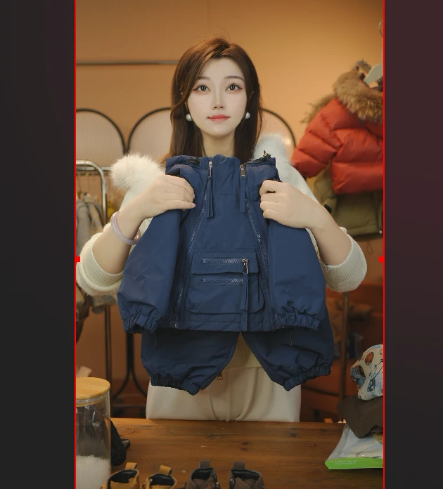 2025萌娃穿搭秋新款连帽加厚上衣韩版儿童冲锋衣加棉套装2406