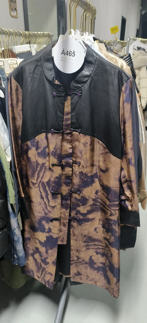 （465）众心服饰-非主图款女装-以主播展示介绍为主-拼色连帽