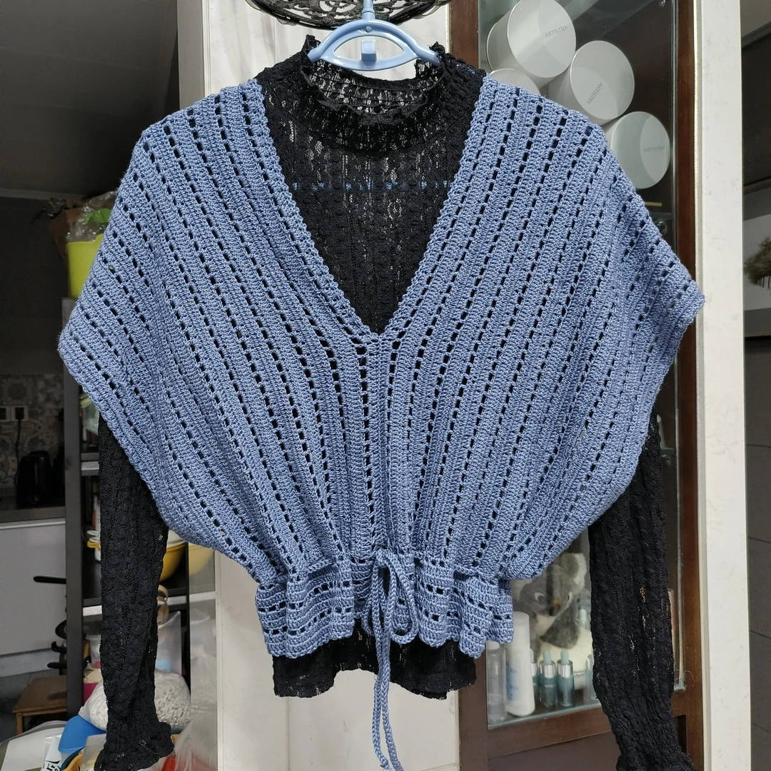 手工钩蕾丝线短背心